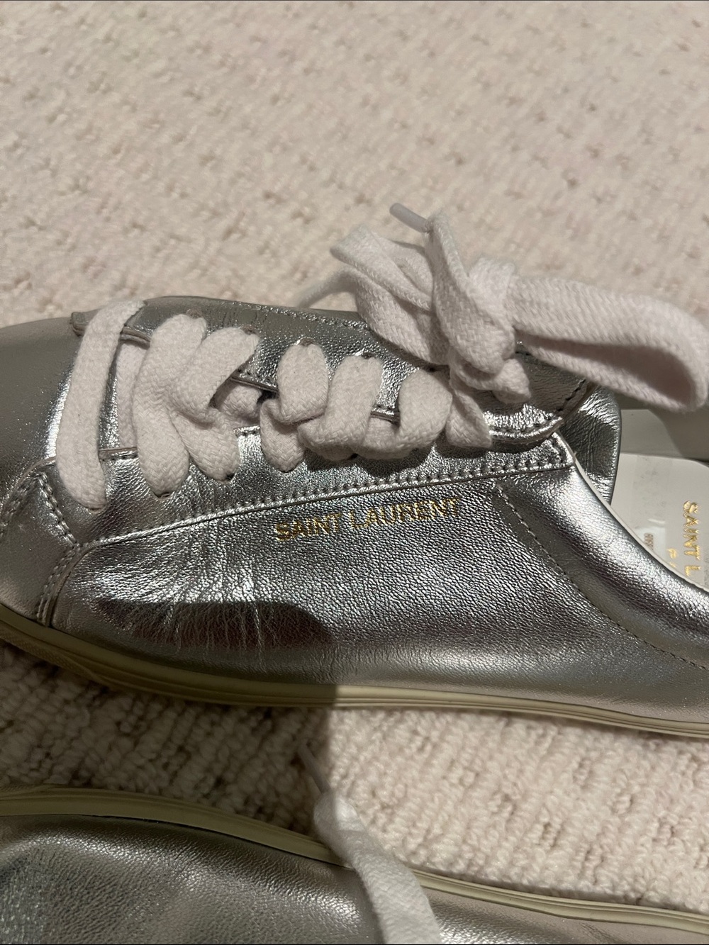 Saint Laurent Metallic Silver Leather Low-Top Sneakers with White Laces - Picture 5 of 5